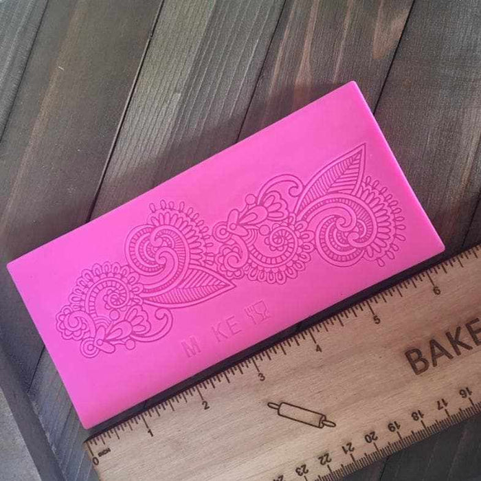 Beautiful Swirly Lace Silicone Mat | Bakell.com