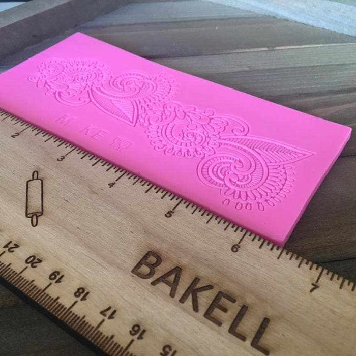 Beautiful Swirly Lace Silicone Mat | Bakell.com